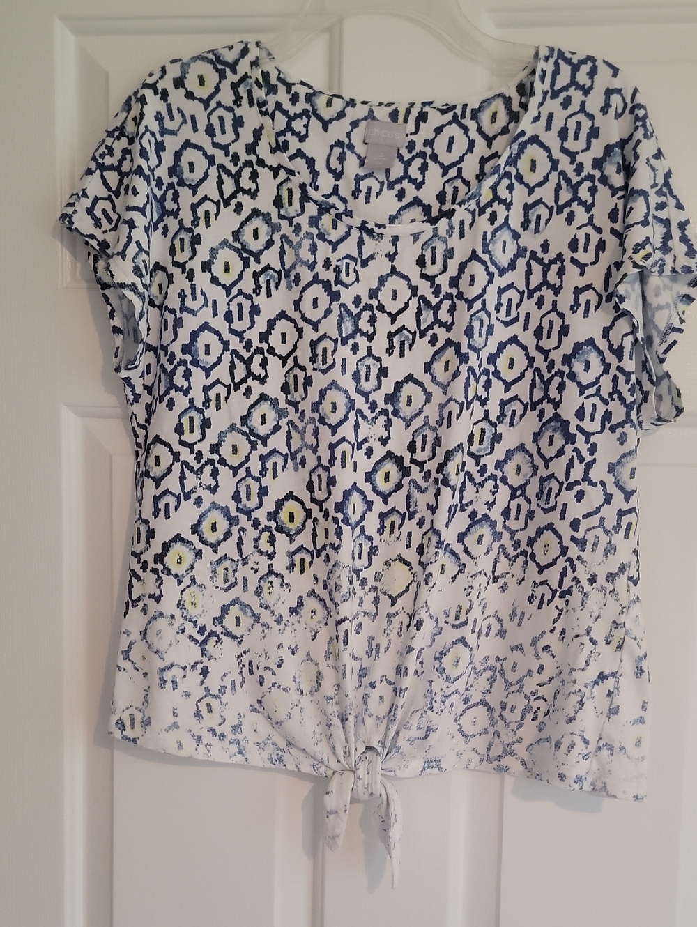 Chico's White and Blue Geo-Print Short Sleeve Tie Front Top, Size 2 (L)